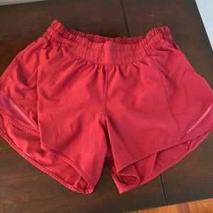 Lulumelon hotty hot 2” shorts